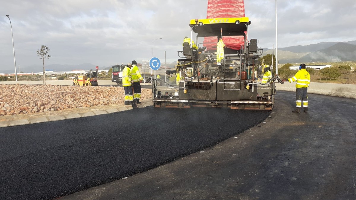 Obras de aglomerado en el enlace de la salida 15 de la Ma-13