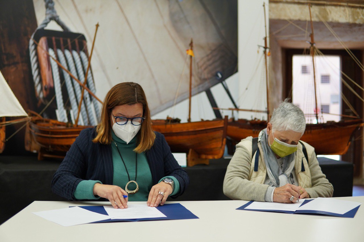 Cessió d'una col·lecció de models d'embarcacions tradicionals elaborats pel mestre d'aixa Guillem Amengual.