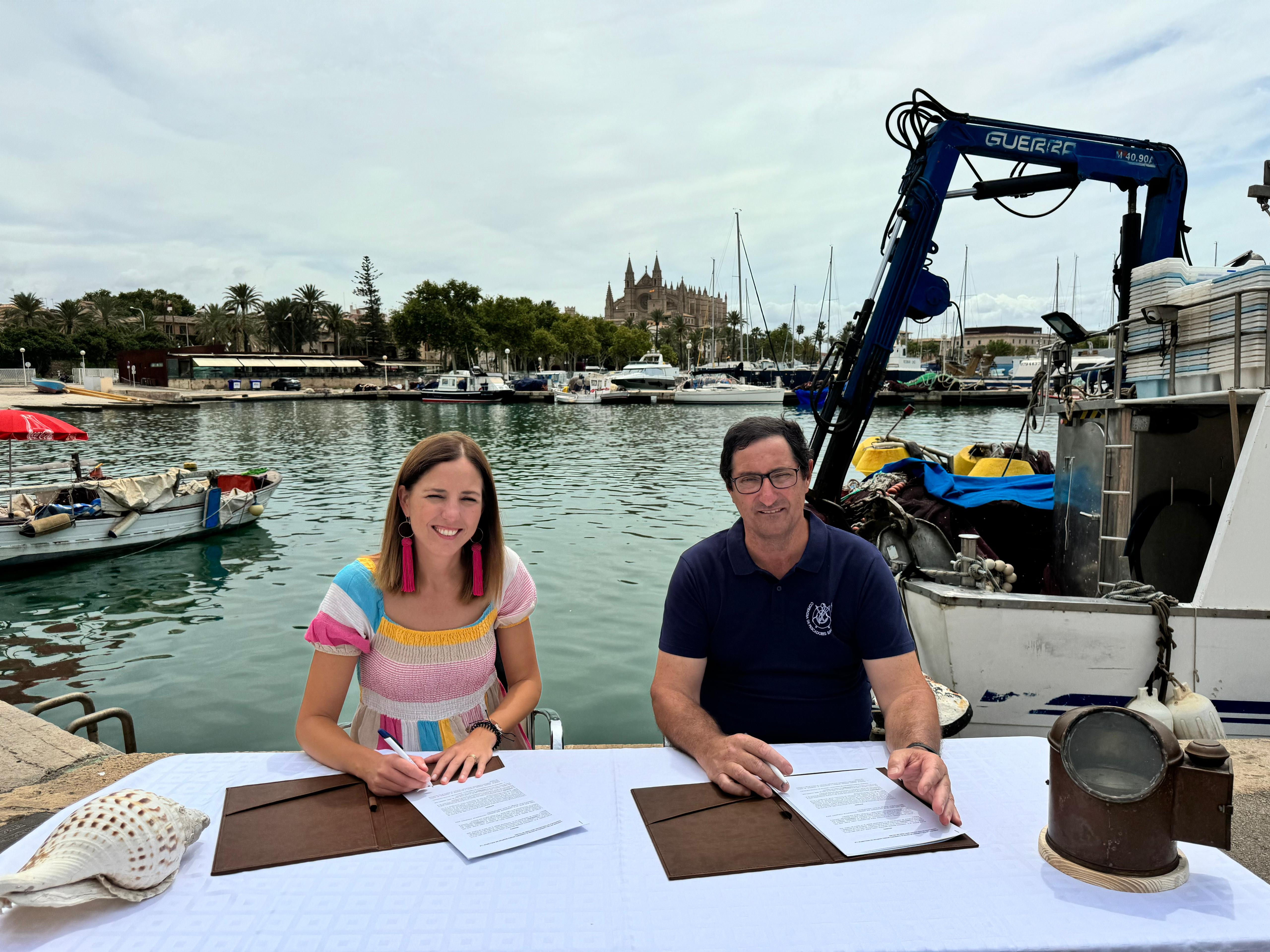 El Consell de Mallorca firma un convenio con la cofradía de pescadores Sant Pere de Palma.