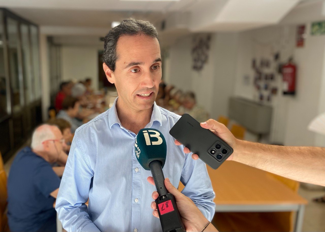 El consejero de Bienestar Social, Guillermo Sánchez.