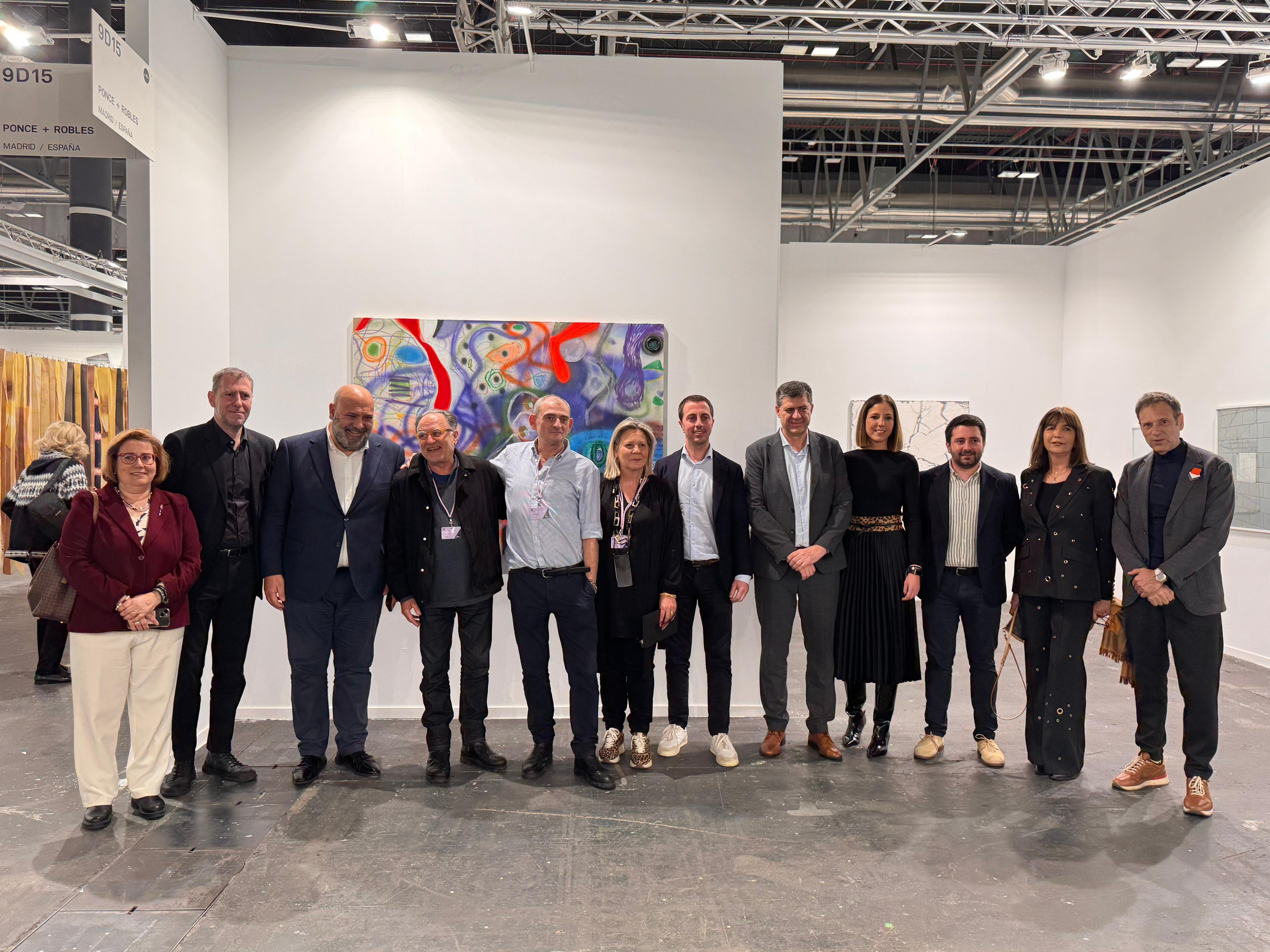 Momento de la visita del presidente del Consell de Mallorca, Llorenç Galmés y la vicepresidenta y consejera de Cultura y Patrimonio, Antònia Roca a la feria internacional ARCO Madrid