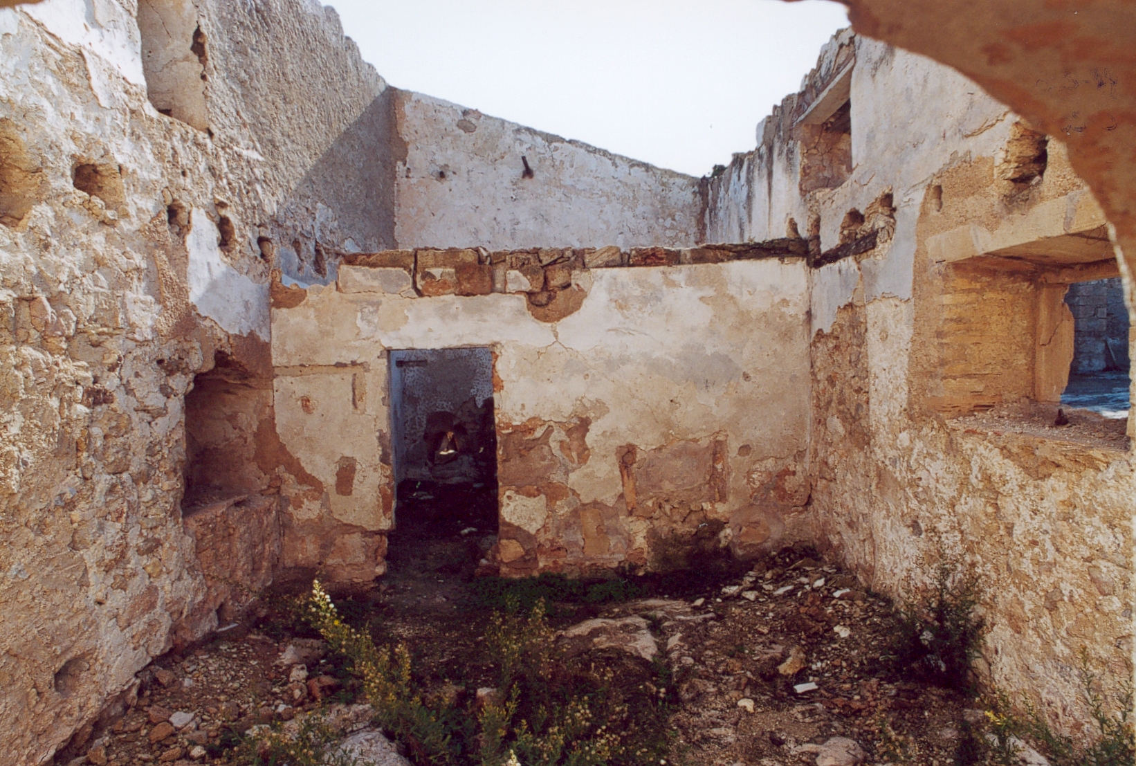 Estado del interior del edificio este en el año 2002